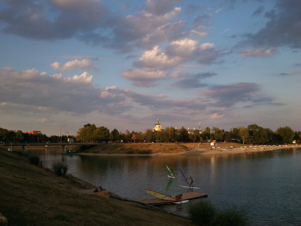 Lake Jarun is popular with local windsurfers. Image: Dubravko Sorić under a CC licence