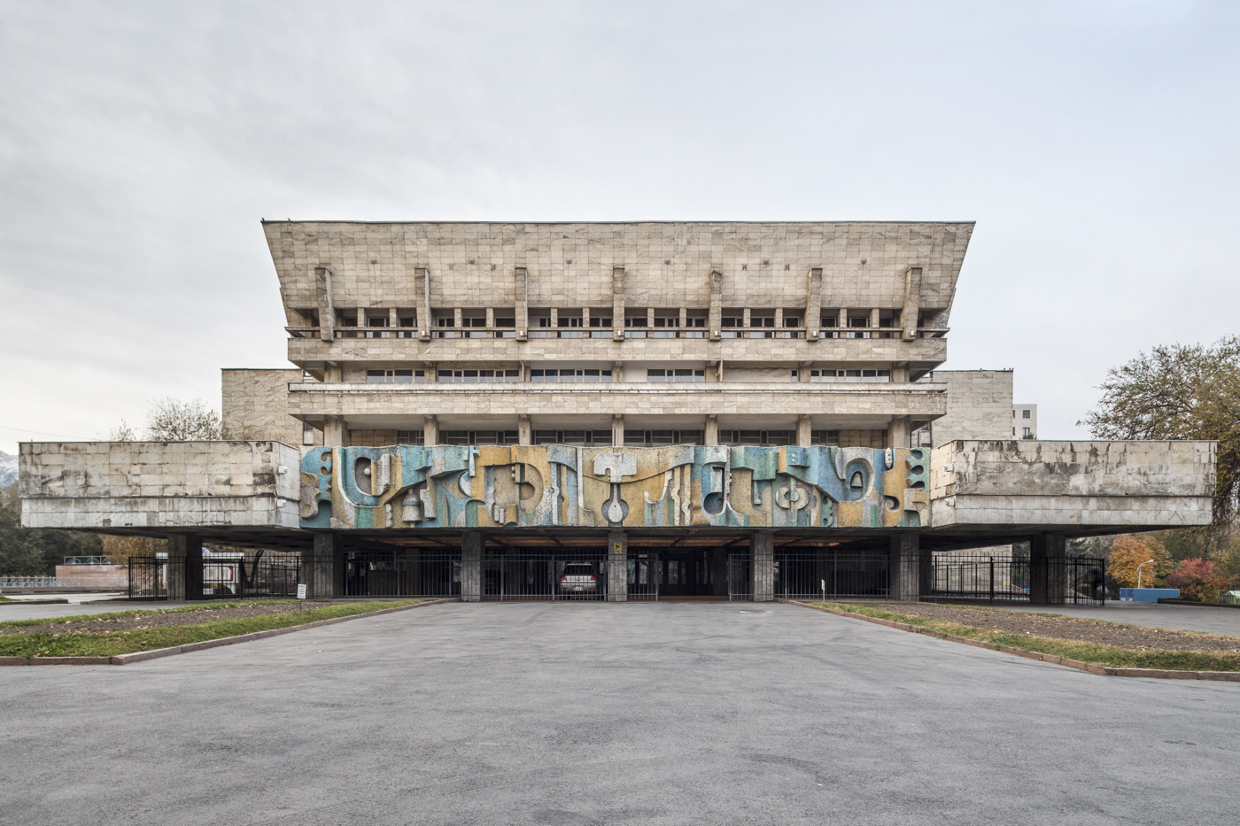 State Academic Russian Theatre for children and young people (former Palace of Culture AHBK) (1981). Almaty, Kazakhstan. Photo: Roberto Conte