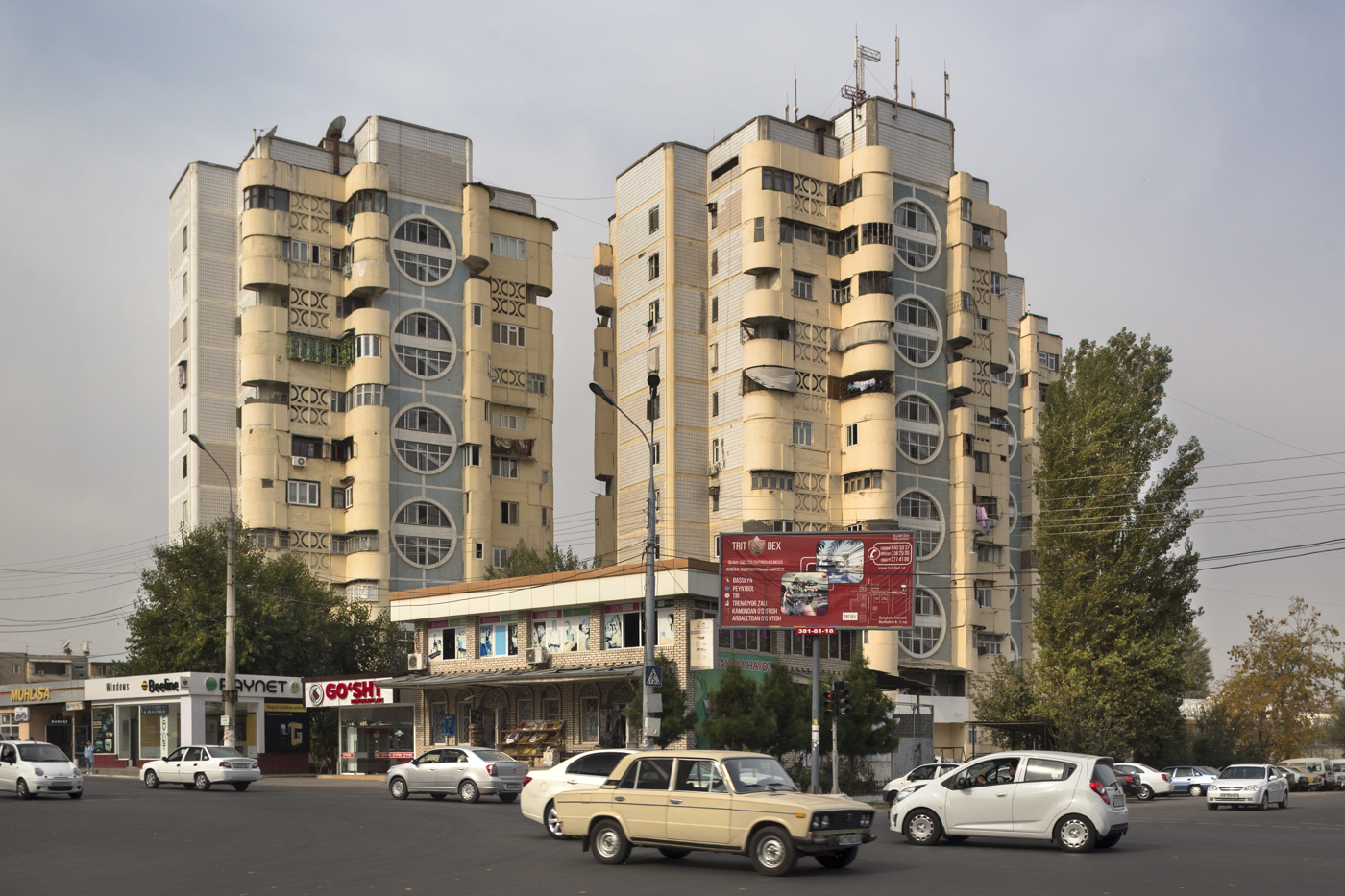 Residential buildings (1980s). Tashkent, Uzbekistan. Photo: Roberto Conte