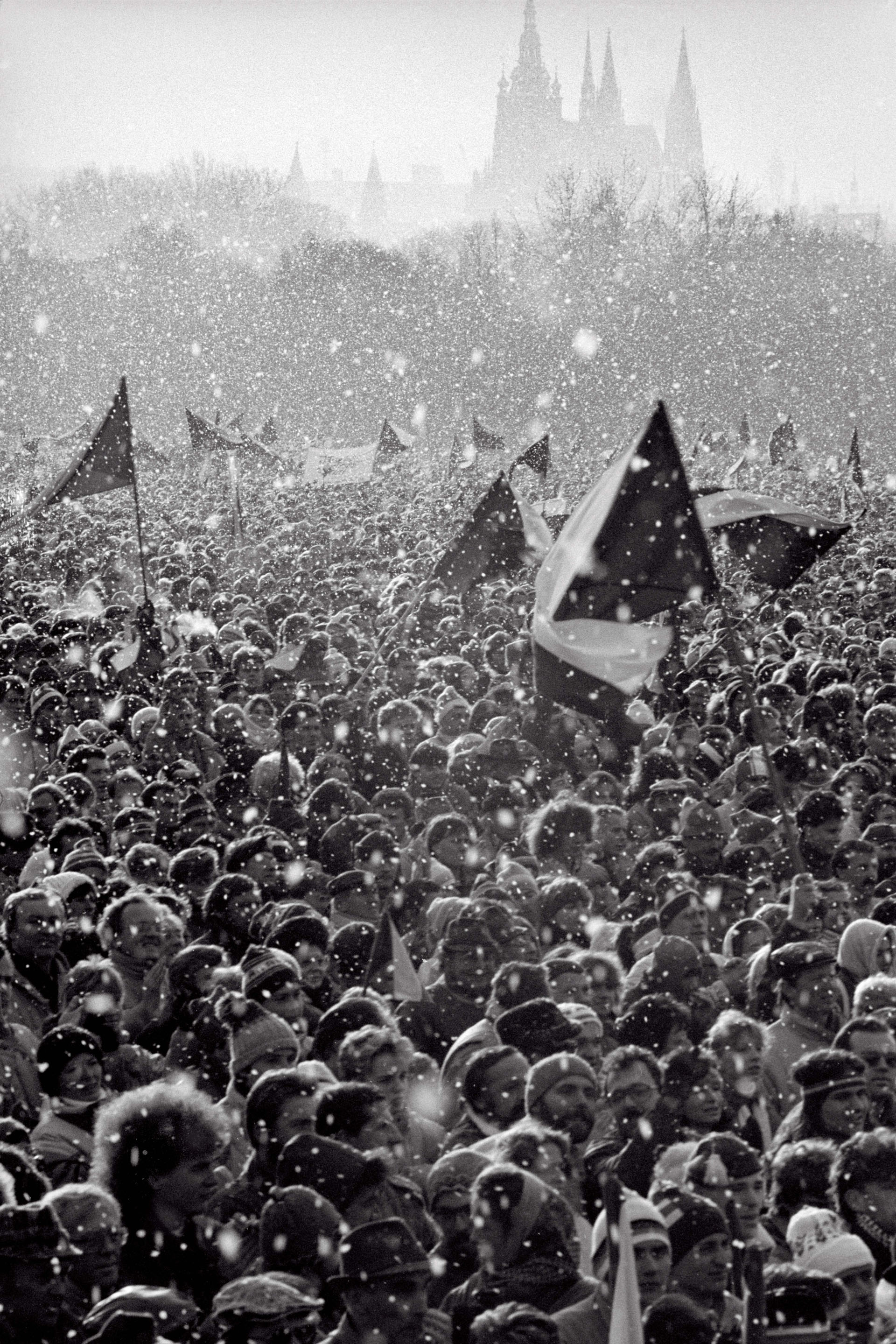 At Letná in Prague, 750,000 people marched for the establishment of democracy in the country. Prague, November 25, 1989. Image