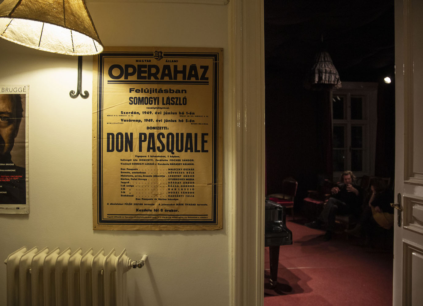 Inside the eccentric world of Budapest’s living room theatre troupes you can order to your home   