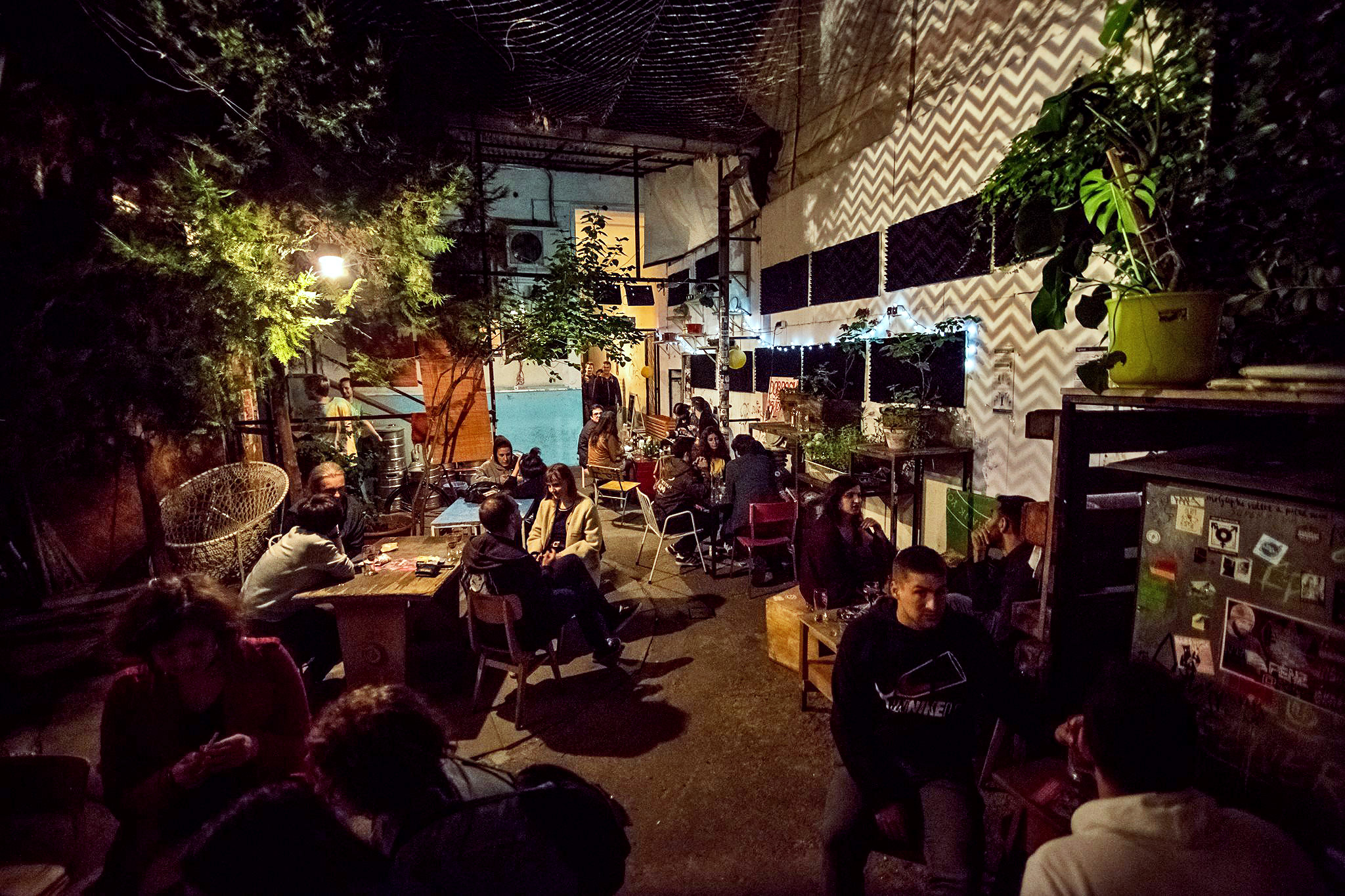 The courtyard at Auróra community house. Image: Auróra/Facebook