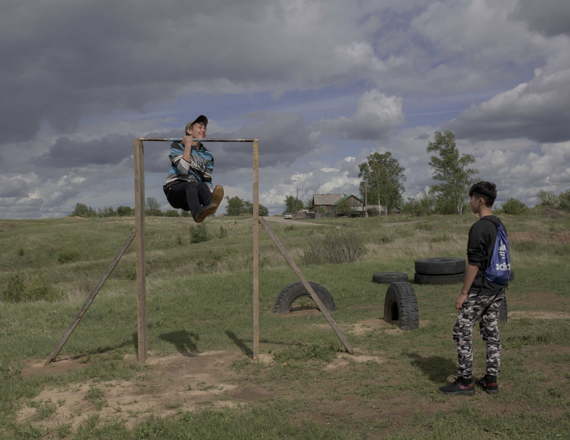  In the village of Djari, I met younger inhabitants who were practicing parkour with a GoPro camera. It turned out they were filming videos for their YouTube channel