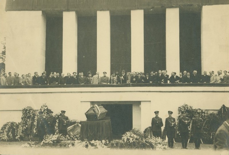 Dimitrov’s funeral. Image: Bulgarian State Archives