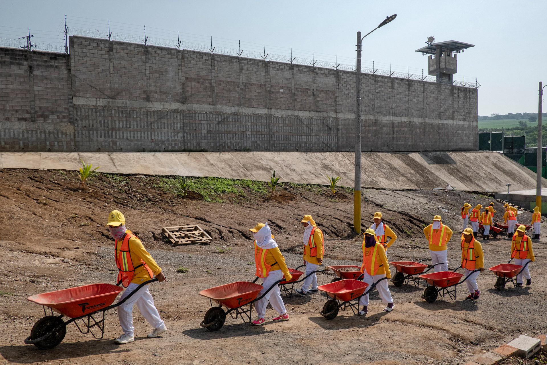 A detention centre for women in Izalco, El Salvador, opened in March 2019 to take inmates from the women’s prison in Ilopango, where the number of prisoners had reached four times the maximum capacity. Some were held because of the severe abortion laws.