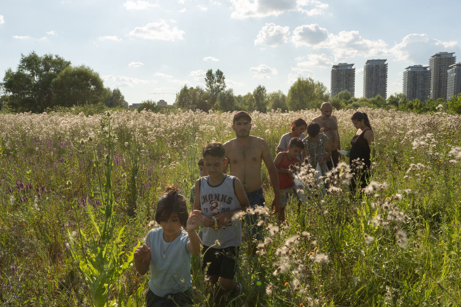 A still from Acasă, My Home by Radu Ciorniciuc