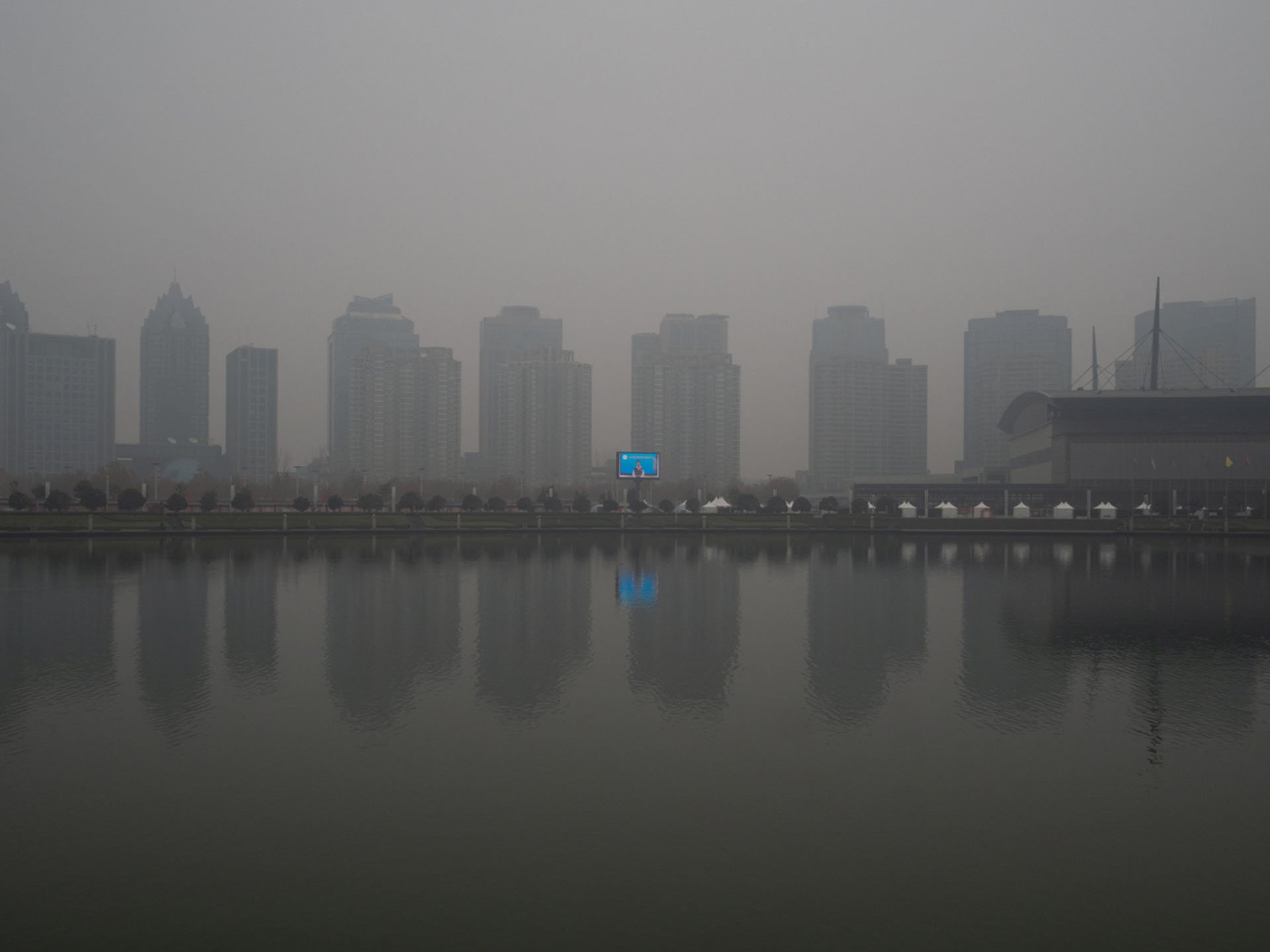 A riverside view of Zhengzhou city centre.