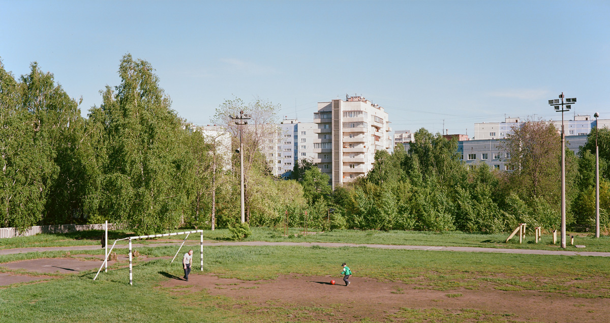 In a photo story set to a soundtrack, a photographer journeys through the site of ecological disaster 