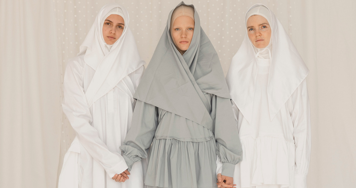 Blending modesty and modern design through contemporary Islamic attire 
