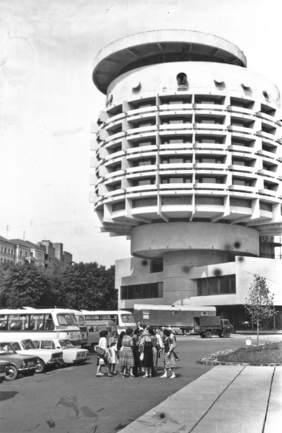 Avraam Miletsky’s Hotel Salut in Kyiv, pictured in 1983. Image: Marco Fieber under a CC licence.