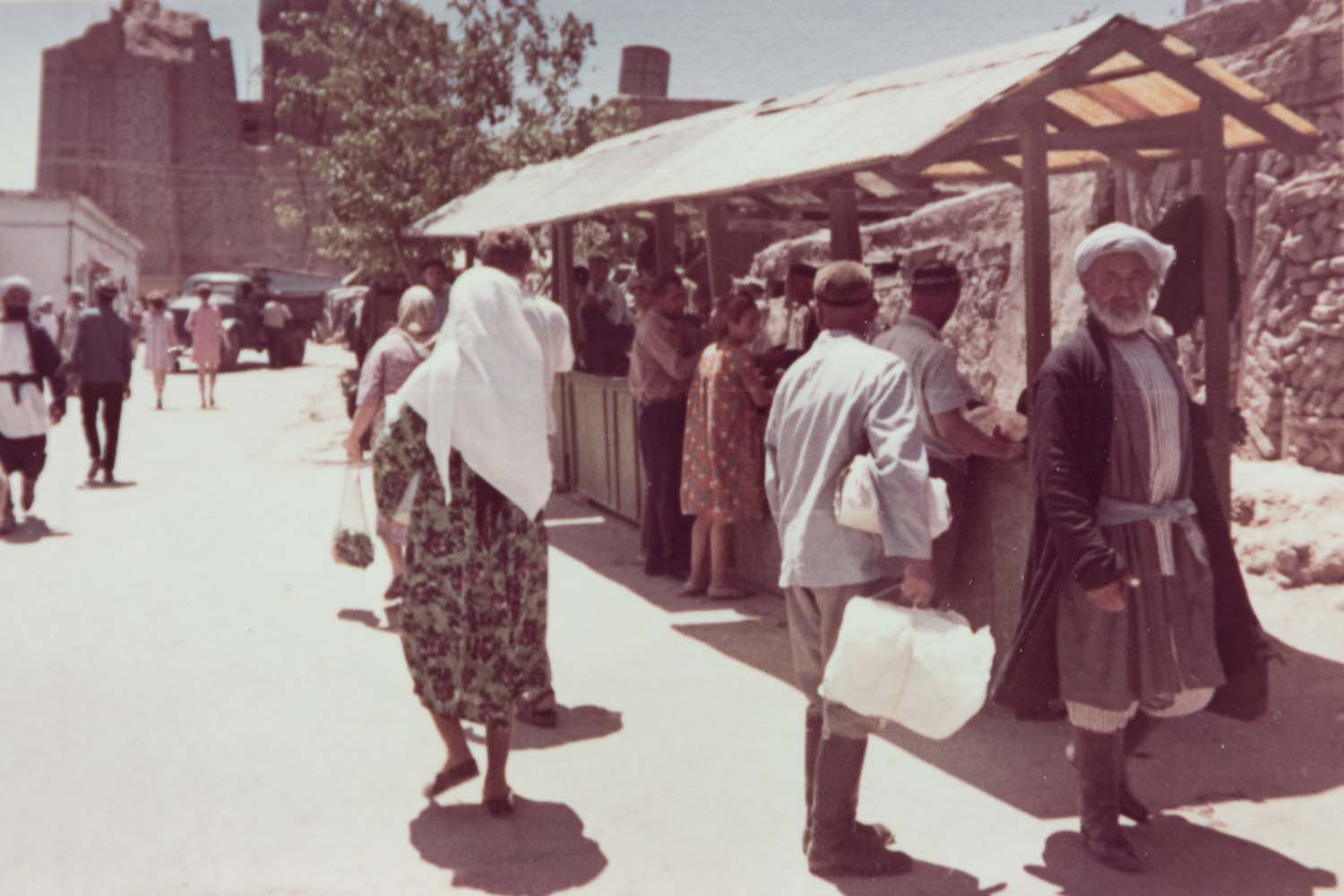 Daily life at a Samarkand bazaar, 1971