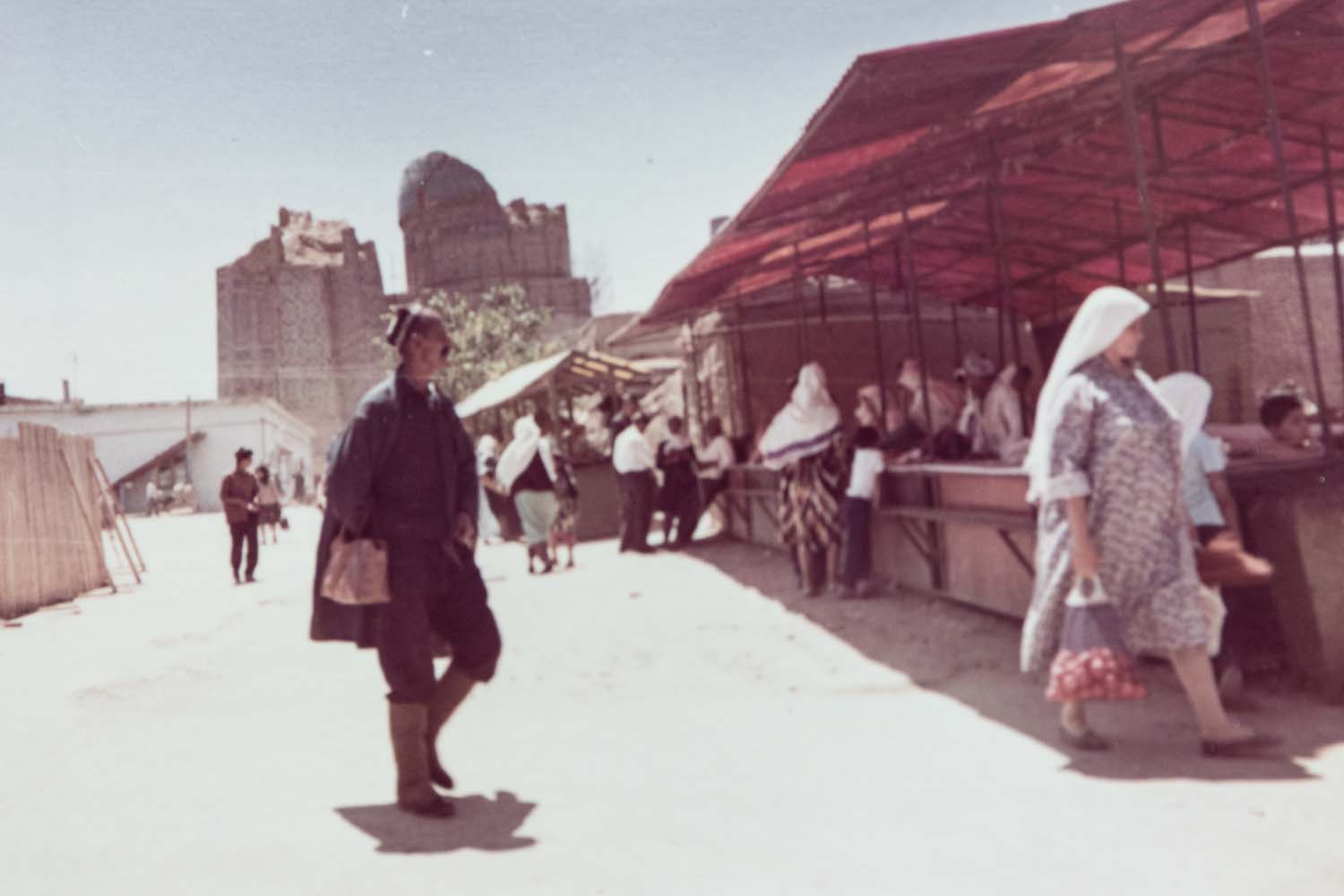 Daily life at a Samarkand bazaar, 1971