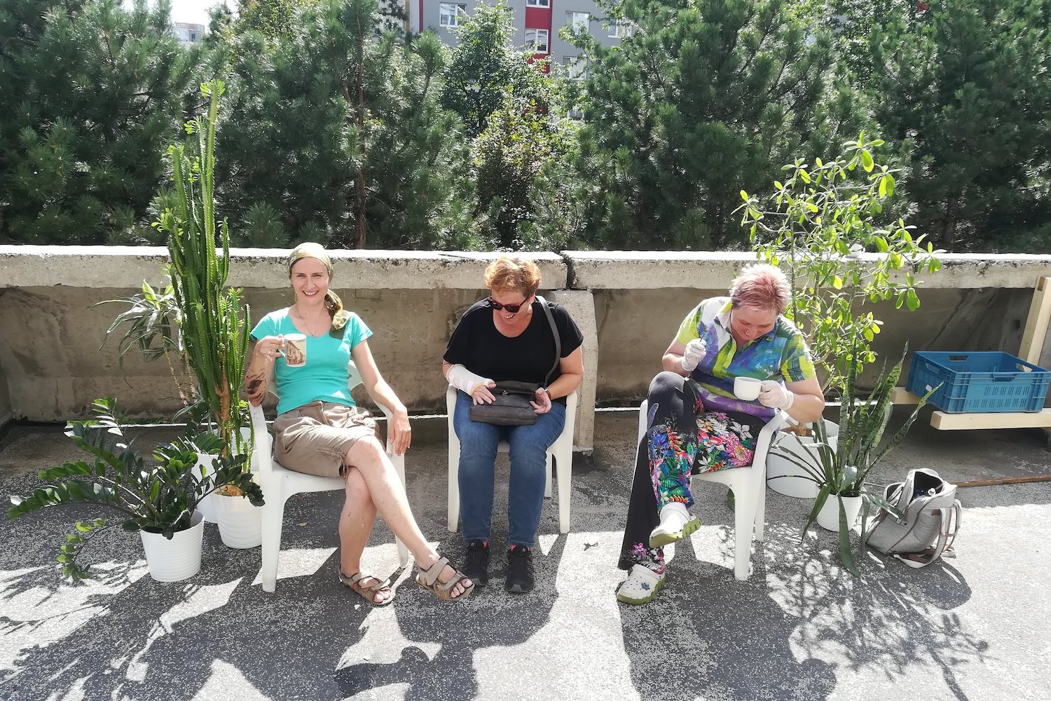 Volunteers working with Krásy Terasy 