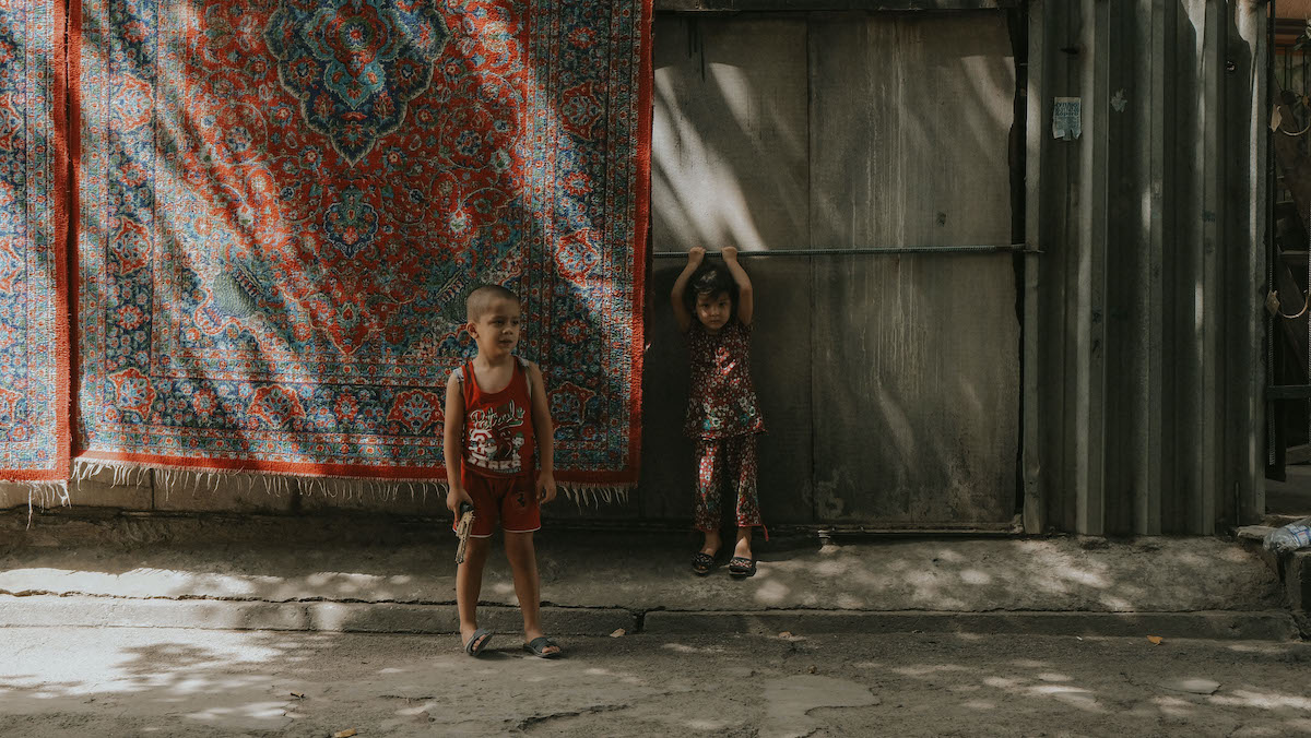 Children in an Uzbek mahalla, or neighbourhood. Image: by Sabina Lutfirakhmanova under a CC licence