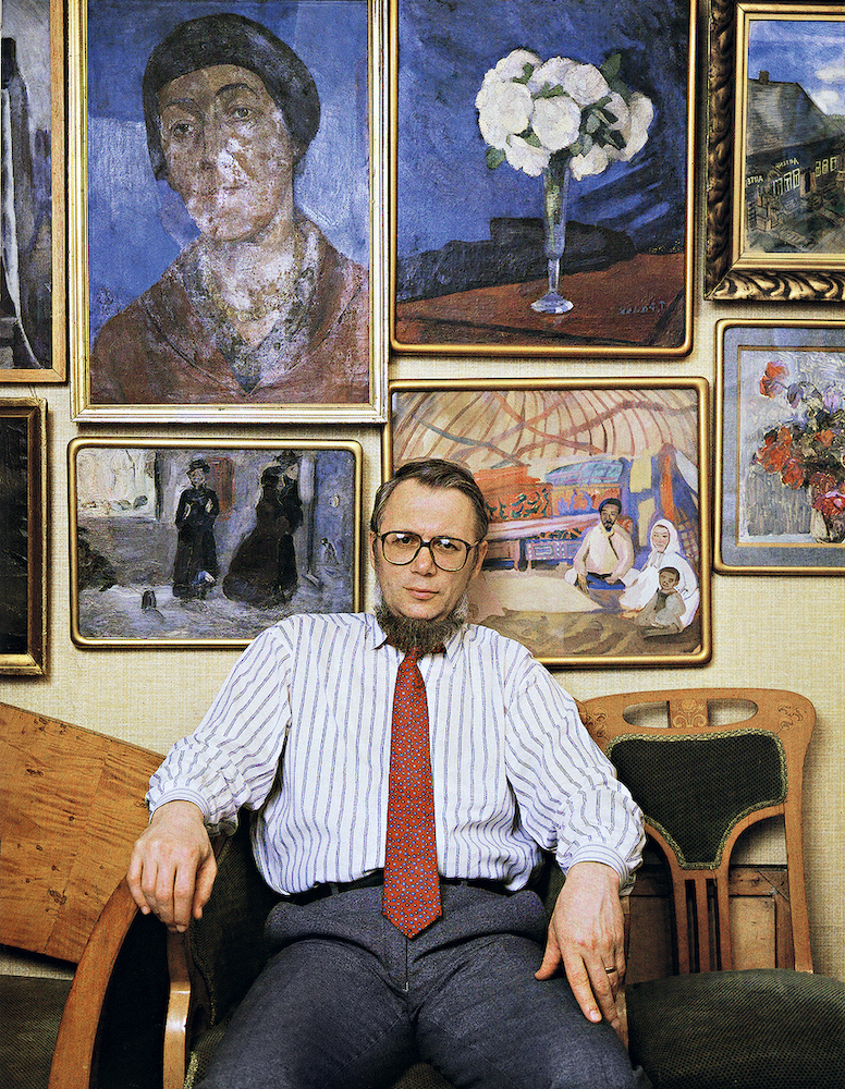 Image: Valery Dudakov's apartment, Leonid Ogarev, early 1990s.