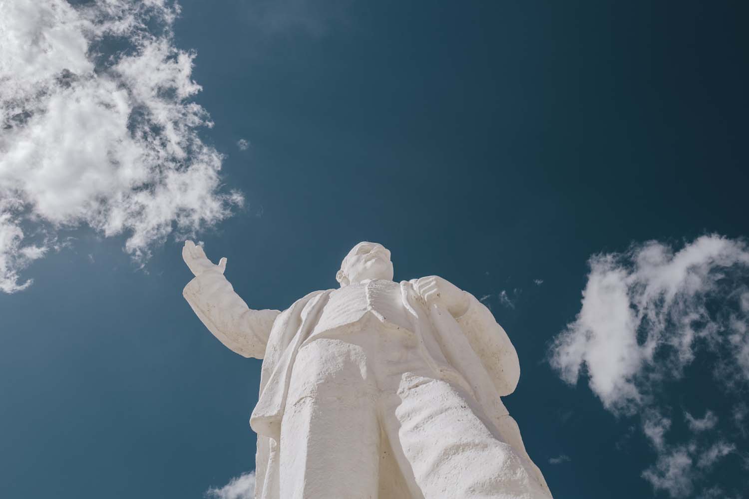 A statue of Lenin decorates the town centre of Murghab 