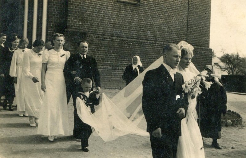 A Latvian wedding in the 1940s. Image: Europeana/Latvian National Library under a CC licence
