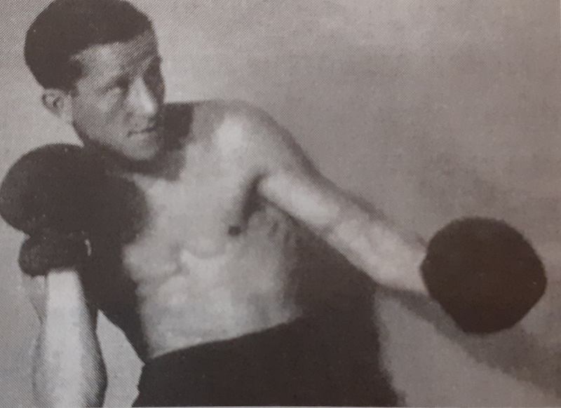 Poplavsky boxing in Paris in the 1920s
