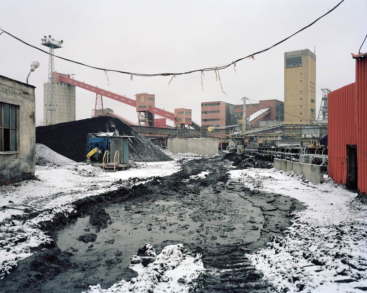 In 2018, the Muecki-Staszic coal mine in Katowice employed 3000 people. According to a new governmental plan, this mine will be one of the last to close, in 2039