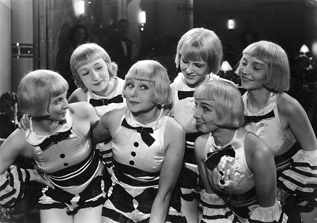 Zula Pogorzelska in film Zabawka, 1933