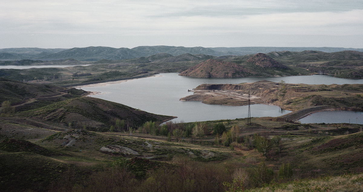 Crossroads: a floating river sculpture spotlights Russia’s environmental destruction