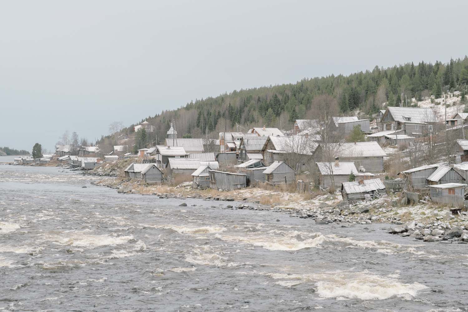 View of the village Umba and its eponymous river.