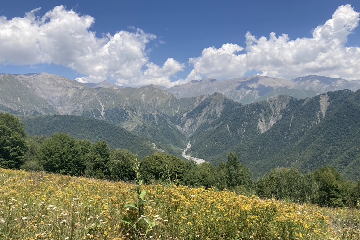 Mountains along a hiking trail in Azerbaijan. Image courtesy of the Transcaucasian Trail Association