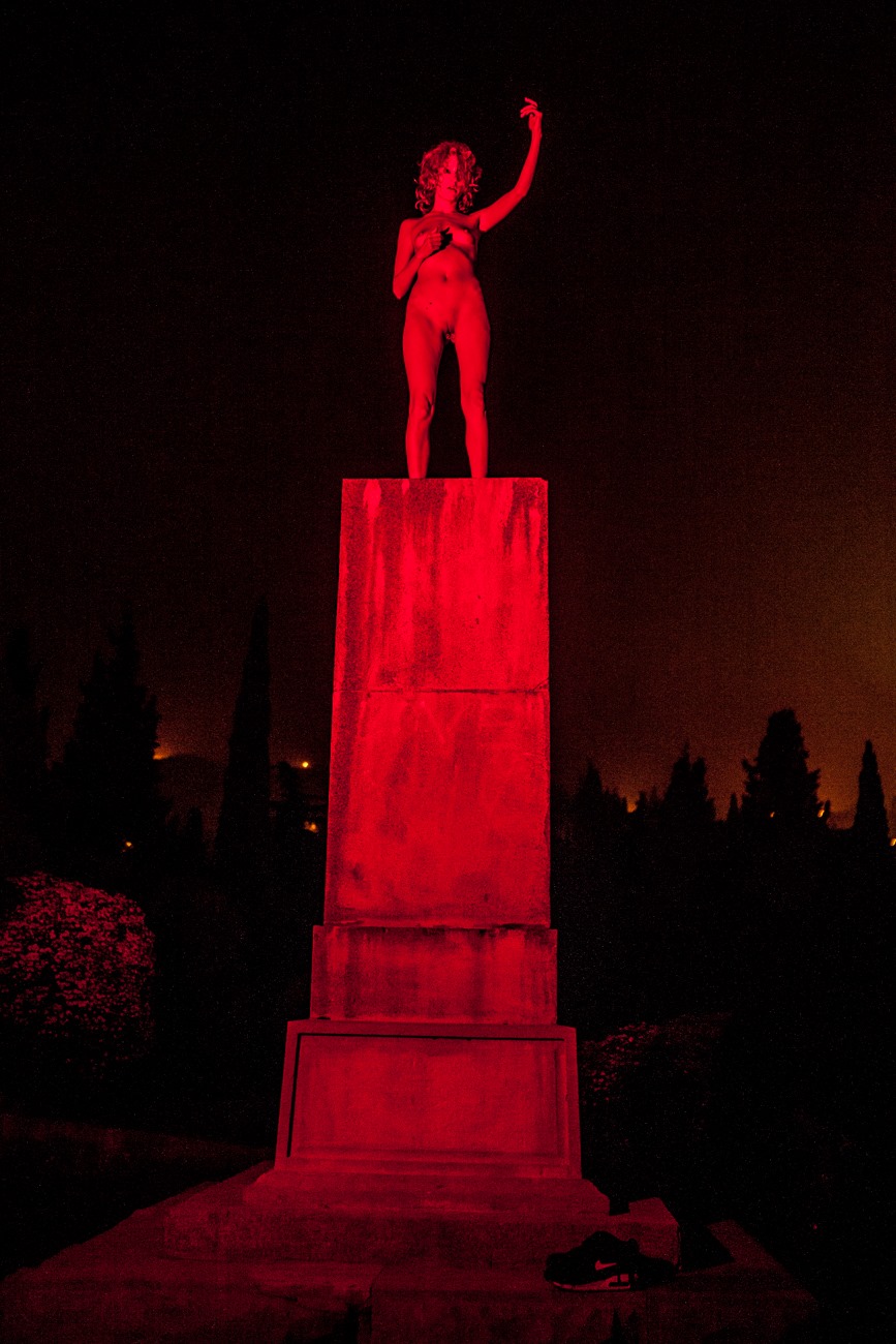 Erotic Vandalism, 2016. The artist uses her own body to establish a contact with history, but the statues stay indifferent to the erotic invocation