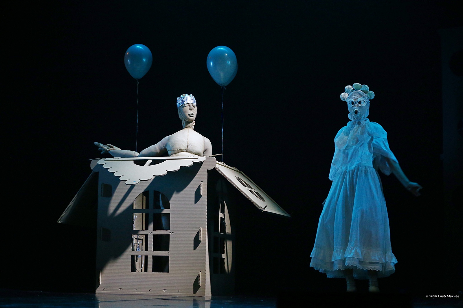 From the ballet Adventures of Pyotr the Cobbler at the Provincial Dances theatre, Yekaterinburg. Costume design: Alisa Gorshenina. Photo: Gleb Makhnev