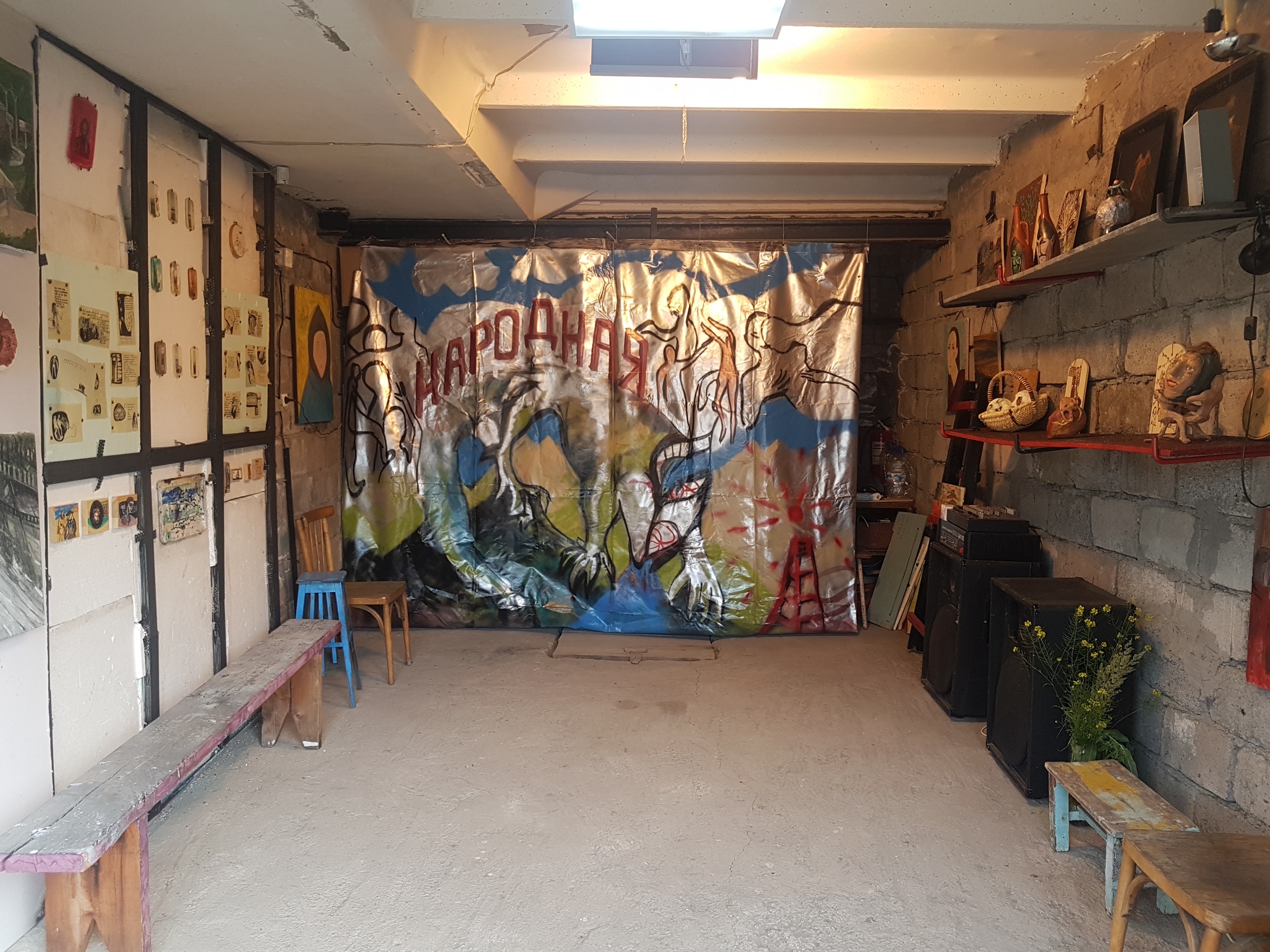 Narodnaya Gallery (“People’s gallery”) in Nizhny Tagil, 2019. The gallery was opened in a garage in summer 2019