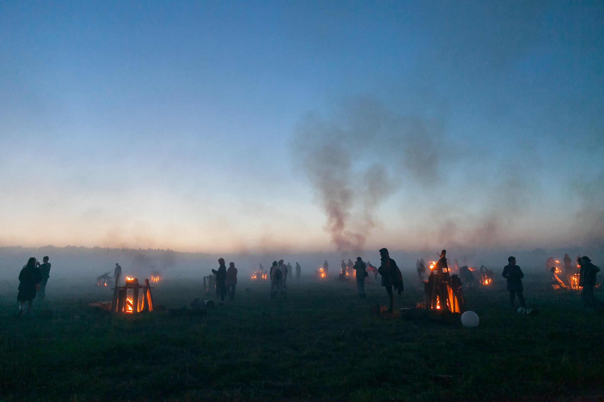 Being Together, 2017. Archstoyanie festival. Viewers set this “firewood” aflame at the same time, turning it into a powerful source of physical heat. Photo: Julia Abzaltdinova