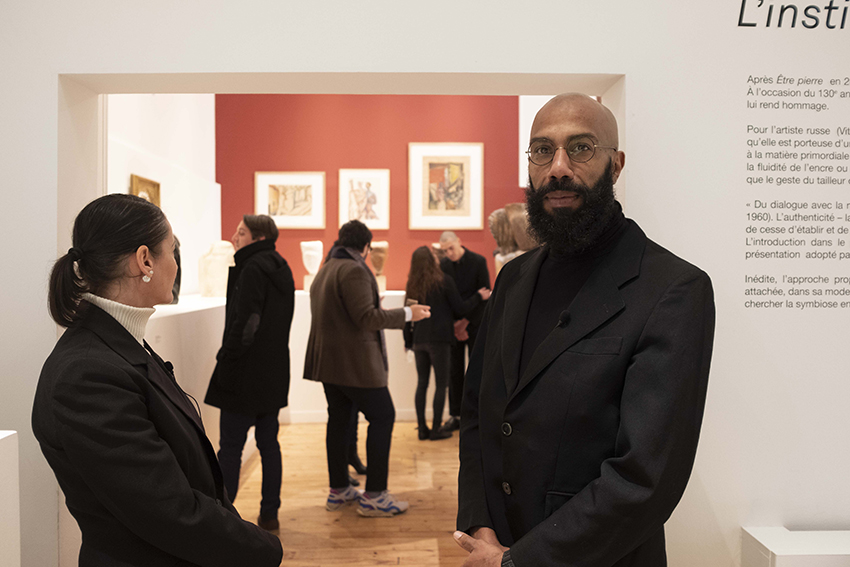 (Le Plus Objets Des Objets), infiltrated performance, Zadkine Museum, Paris, 2019. Image: Charlène Flores