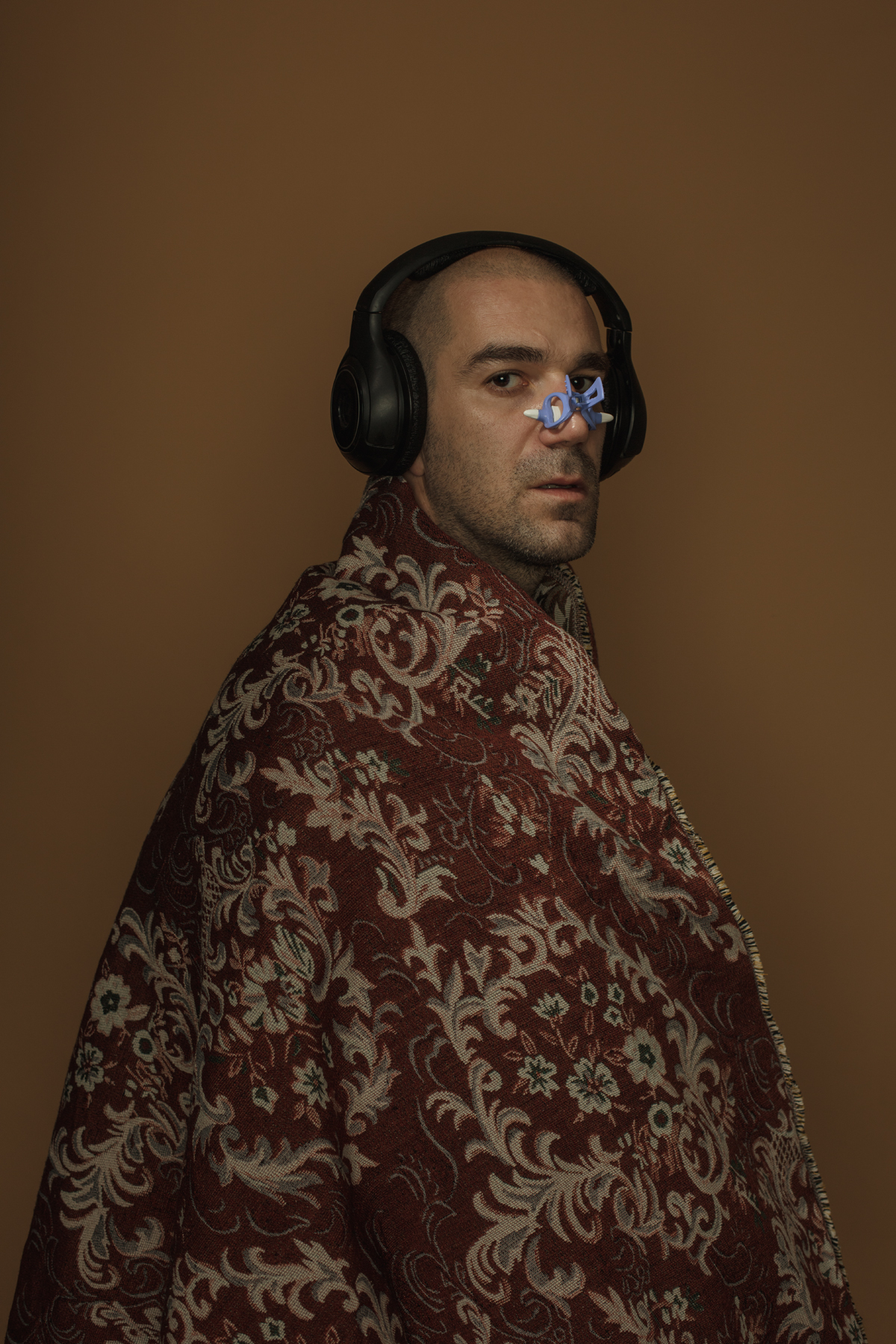 Body Care, 2018. Neskhodimov takes self-portraits as a modern man who presents a desperate desire to be forever young