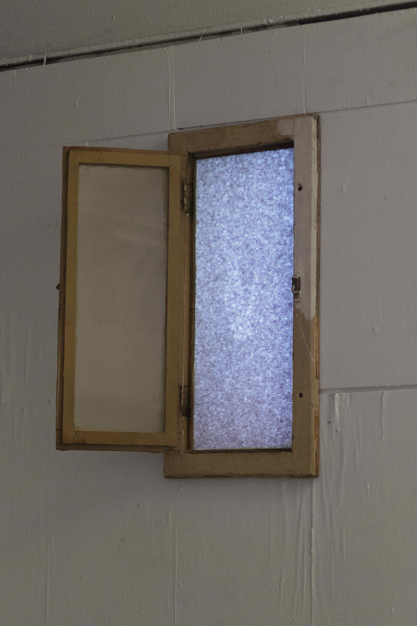 Window, 2013. VGLAZ Gallery. Multimedia installation
