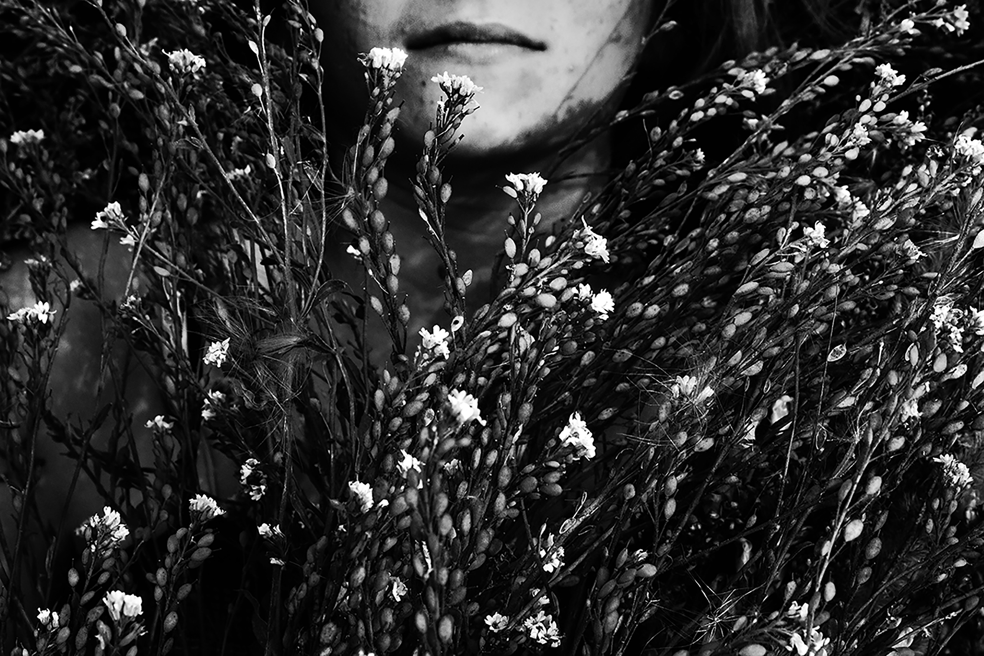 Malostovka, 2017. Revisiting the village where she grew up, Tkachova finds that she feels out of place here: her peers don’t visit the village too often, having gone to live elsewhere