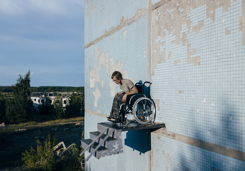 Watch this artist take to the skies to make a vertiginous statement on disabled rights
