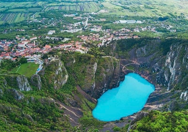 Watch as Croatia’s Blue Lake undergoes a stunning transformation