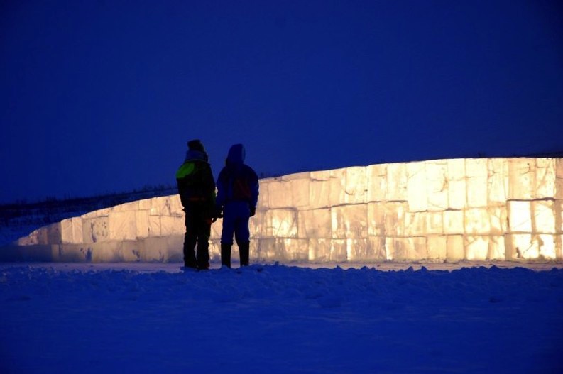 Architects transform Voronezh park with ice sculpture