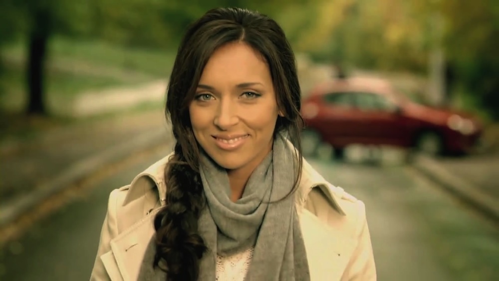 Russian pop star Alsou to break Guinness World Record for longest song