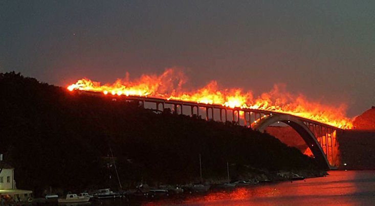 Croatian football fans set bridge aflame in spectacular anniversary celebration