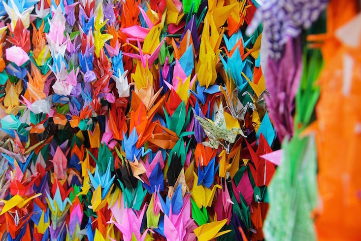 1,000 paper cranes made in Sakhalin and Moscow to commemorate nuclear bombings