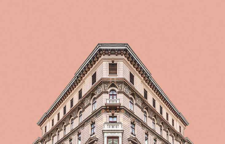 Corner Symmetry: discover Budapest's geometric beauty