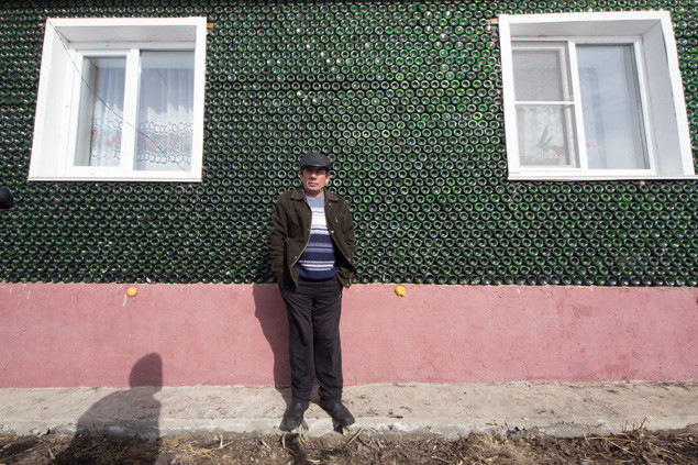 Chelyabinsk cribs: who needs bricks when you can build a house of champagne bottles?