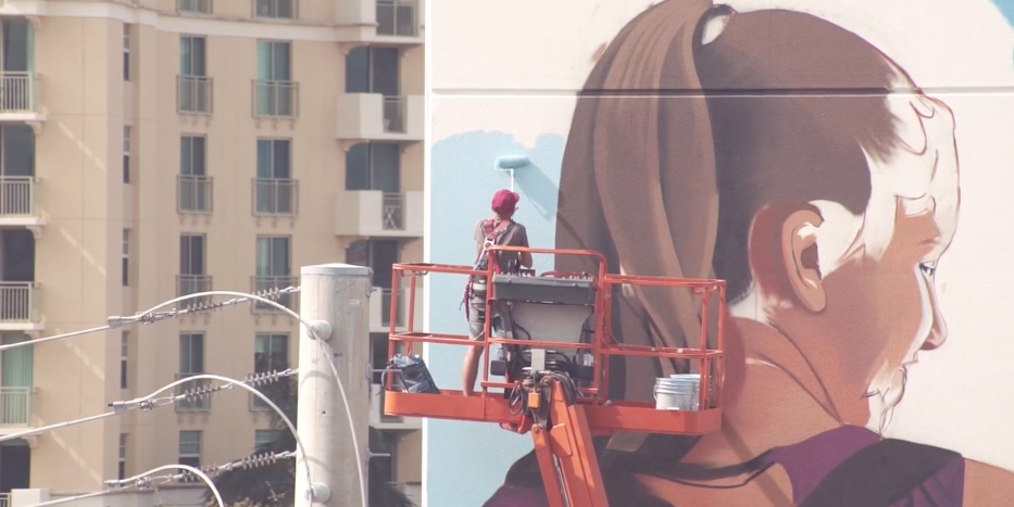 Croatian street artist Lonac explores childish love in Florida mural