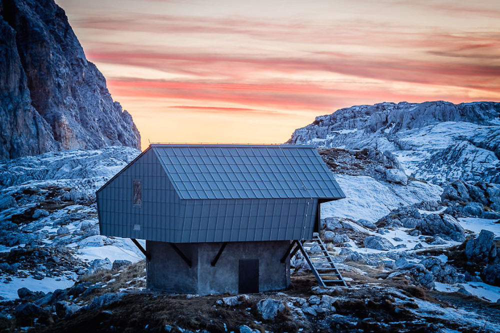 The Bivak na Prehodavcima alpine shelter. Photo by Anže Čokl. 