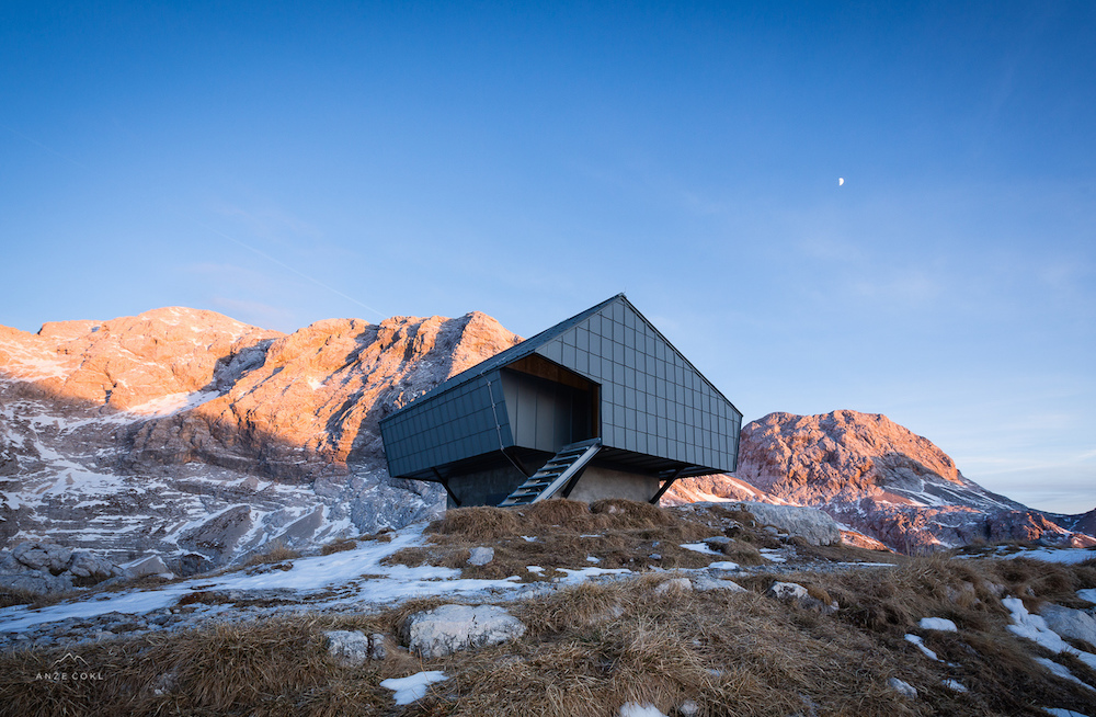 The Bivak na Prehodavcima alpine shelter. Photo by Anže Čokl. 