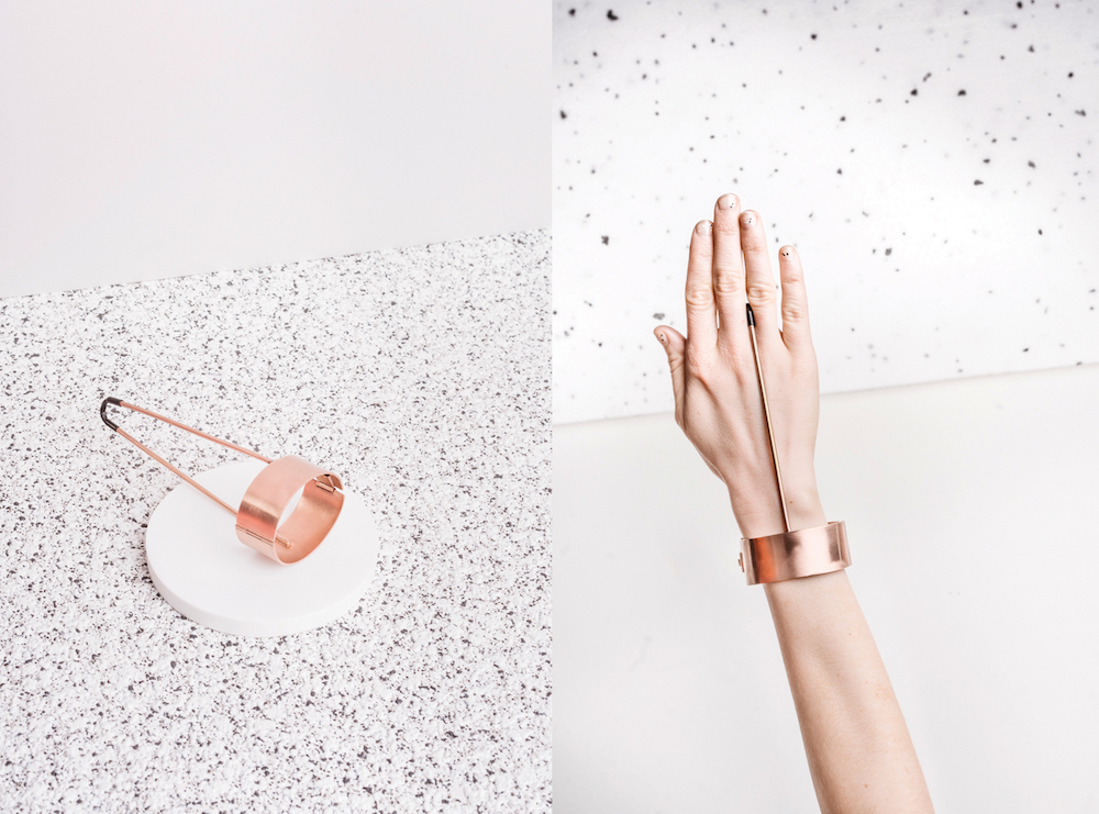 A bracelet designed to stabilise the wrist joint. From the MIKO+ range by Martyna Świerczyńska and Ewa Dulcet