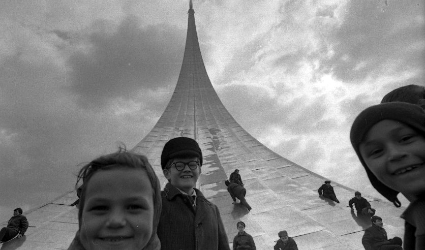 By the Monument to the Conquerors of Space (1970). Photograph: Nina Sviridova and Dmitry Vozdvizрenskiy