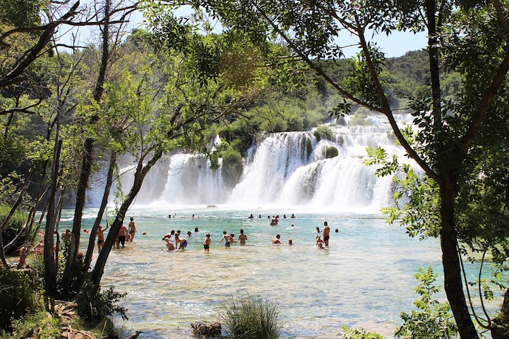 Flip flop fail: sandals banned in light of “stupid selfies” at Croatia’s Plitviče Lakes