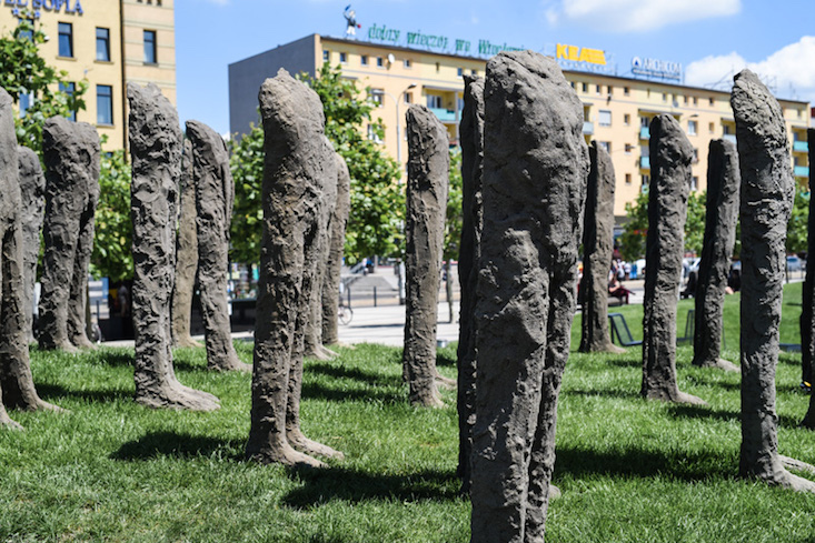 Installation view of Effigies of Life, A Tribute to Magdalena Abakanowicz in  Wrocław, Poland. Image courtesy of the artist's estate